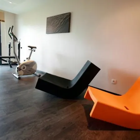 Aparthotel Suiteasy Lucien Jonas 3*